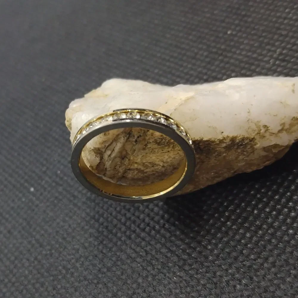 Round sheen brilliant crystal halo‎ ring size 6